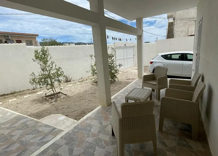Residence De La Plage Ghar El Melh
